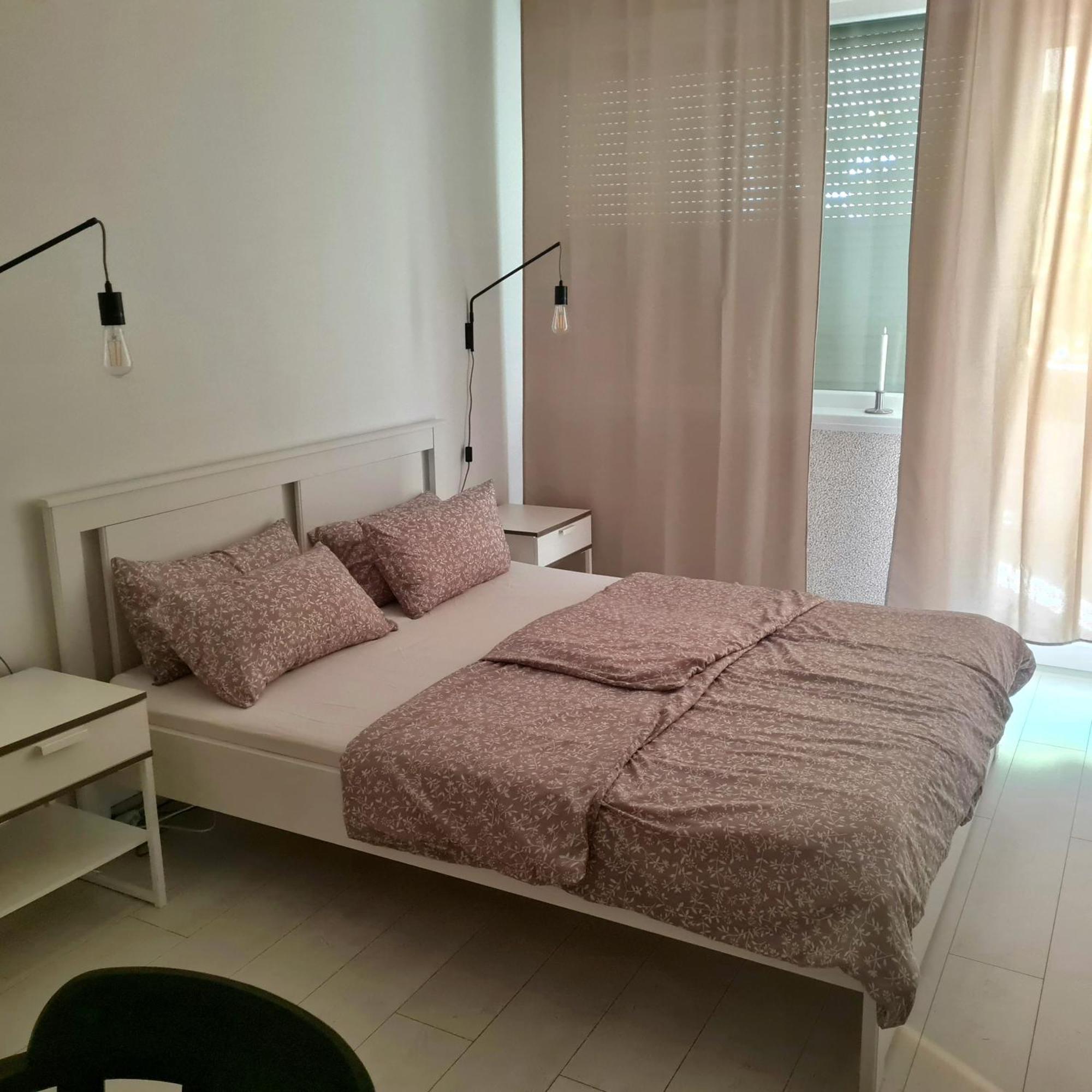 Come.In Kiskunfélegyháza Exteriör bild